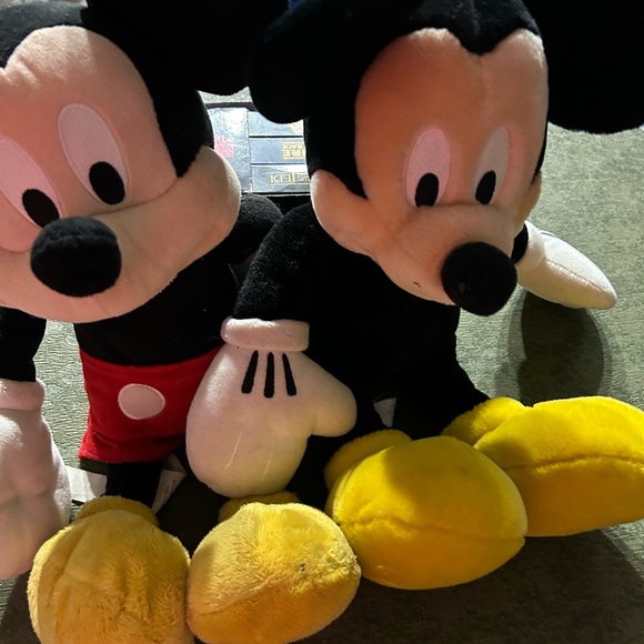 Mickey Mouse - Picture 3 of 11